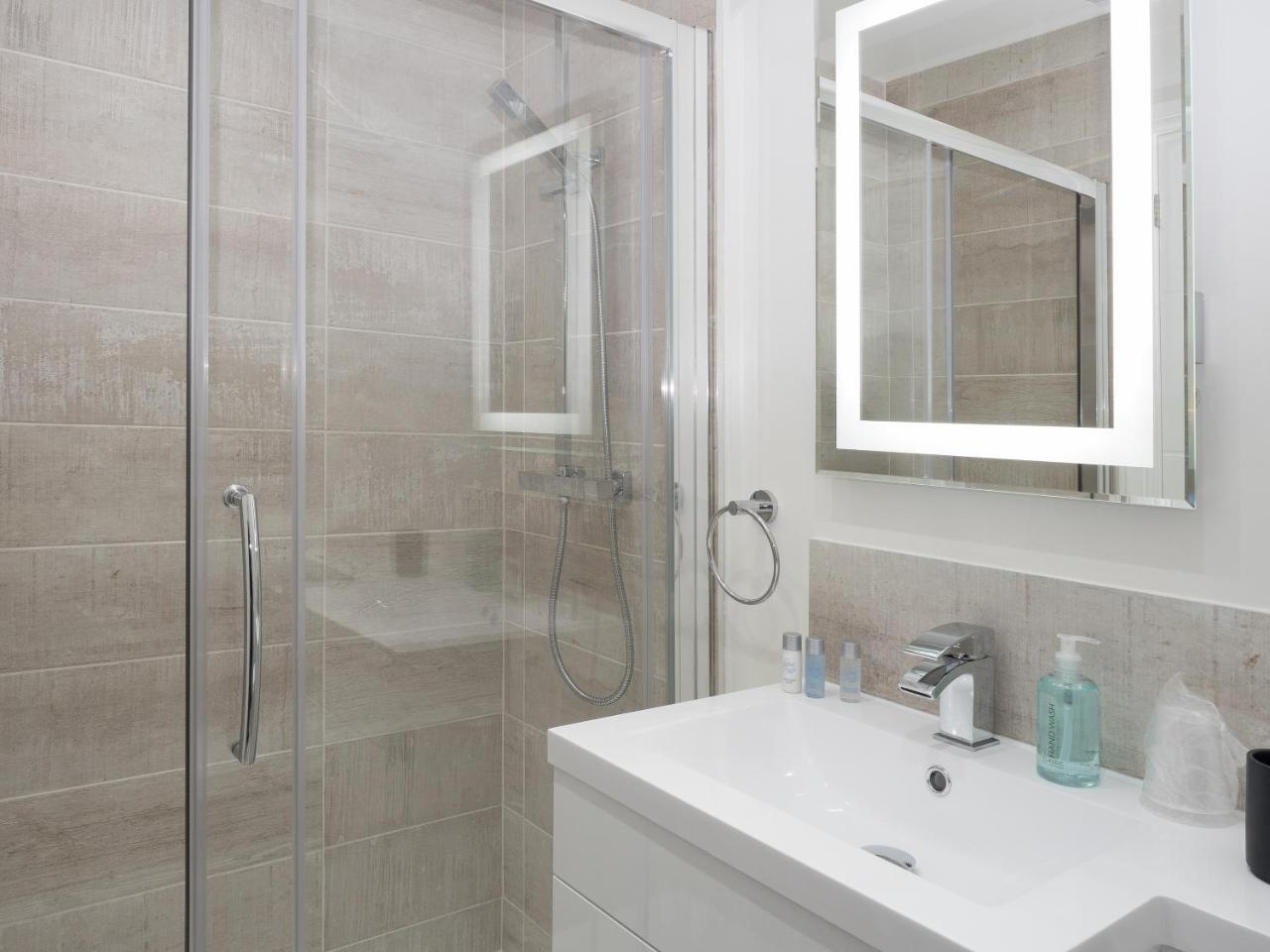 Teifi Netpool Hotel Pembroke Ngoại thất bức ảnh