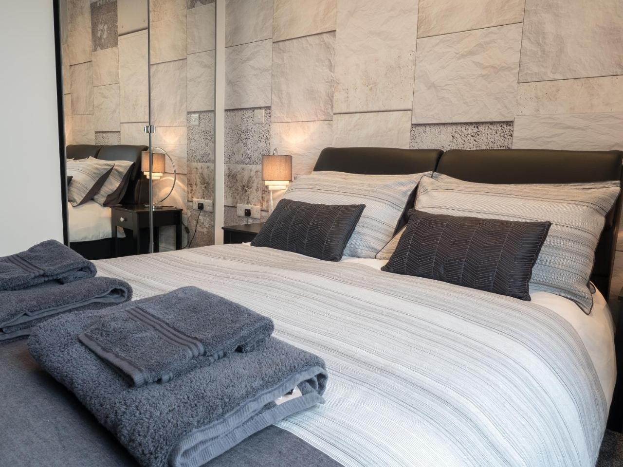 Teifi Netpool Hotel Pembroke Ngoại thất bức ảnh